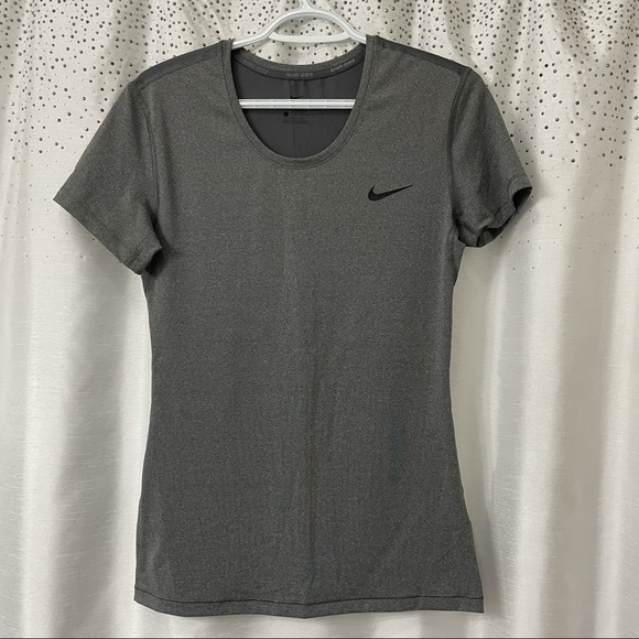 Nike shirt - Picture 1 of 3